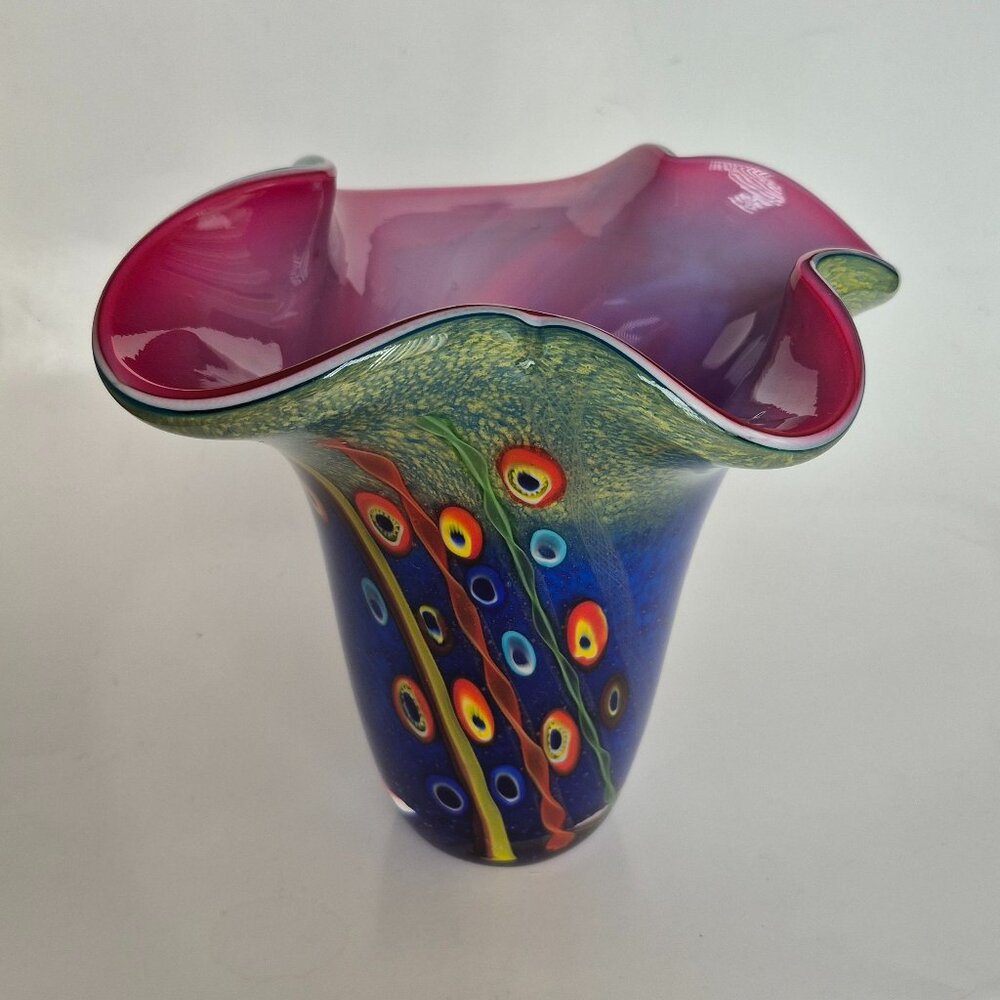 Beautiful Glass Vase - Picture 3 of 7